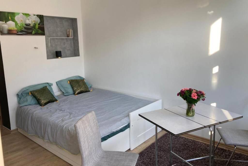 Magnifique Studio Au 2Eme Etage, A Proximite De La Gare Du Midi! Brussel Eksteriør bilde